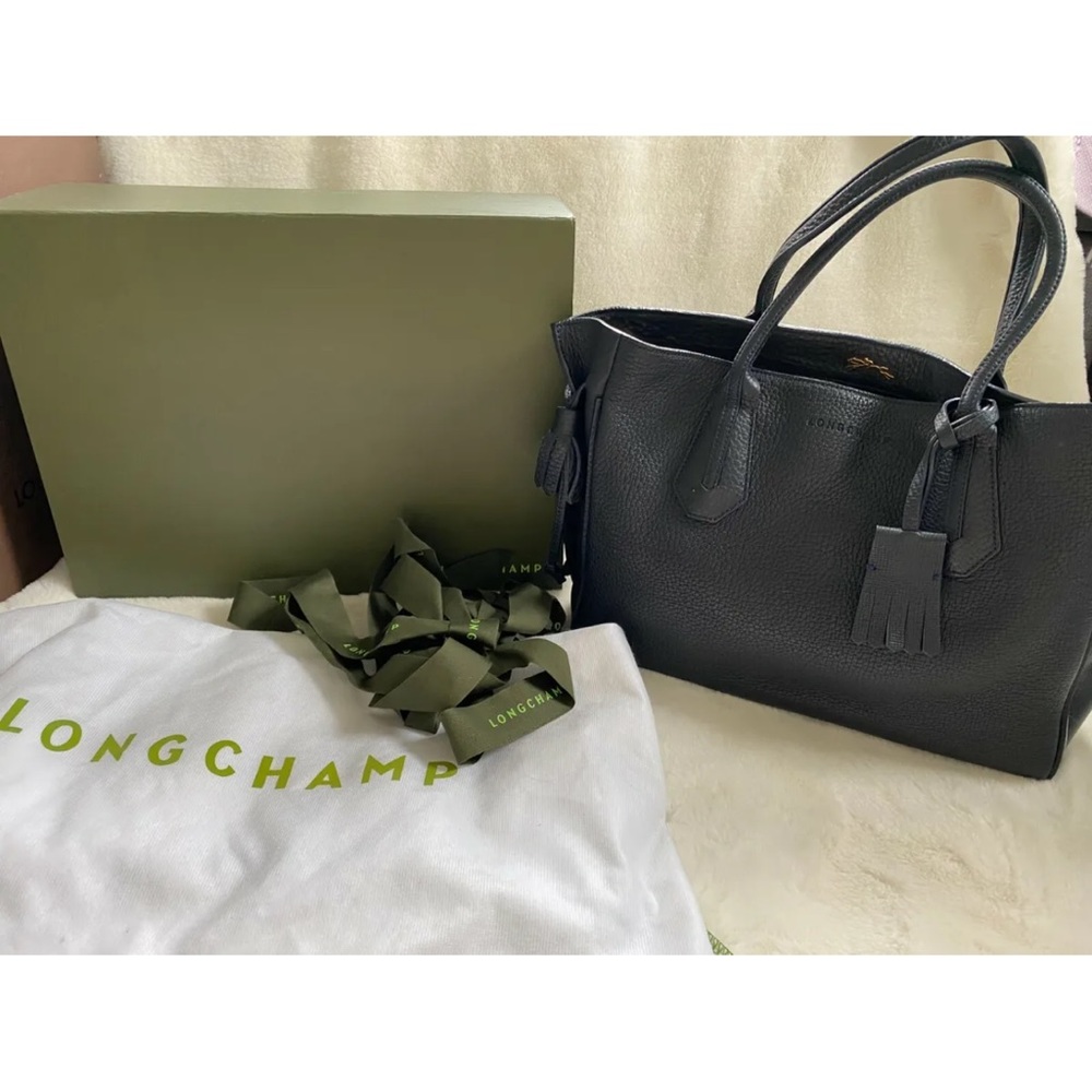 EUC Authentic Longchamp Handbag Penelope Medium Navy Leather Tote Top Zipped